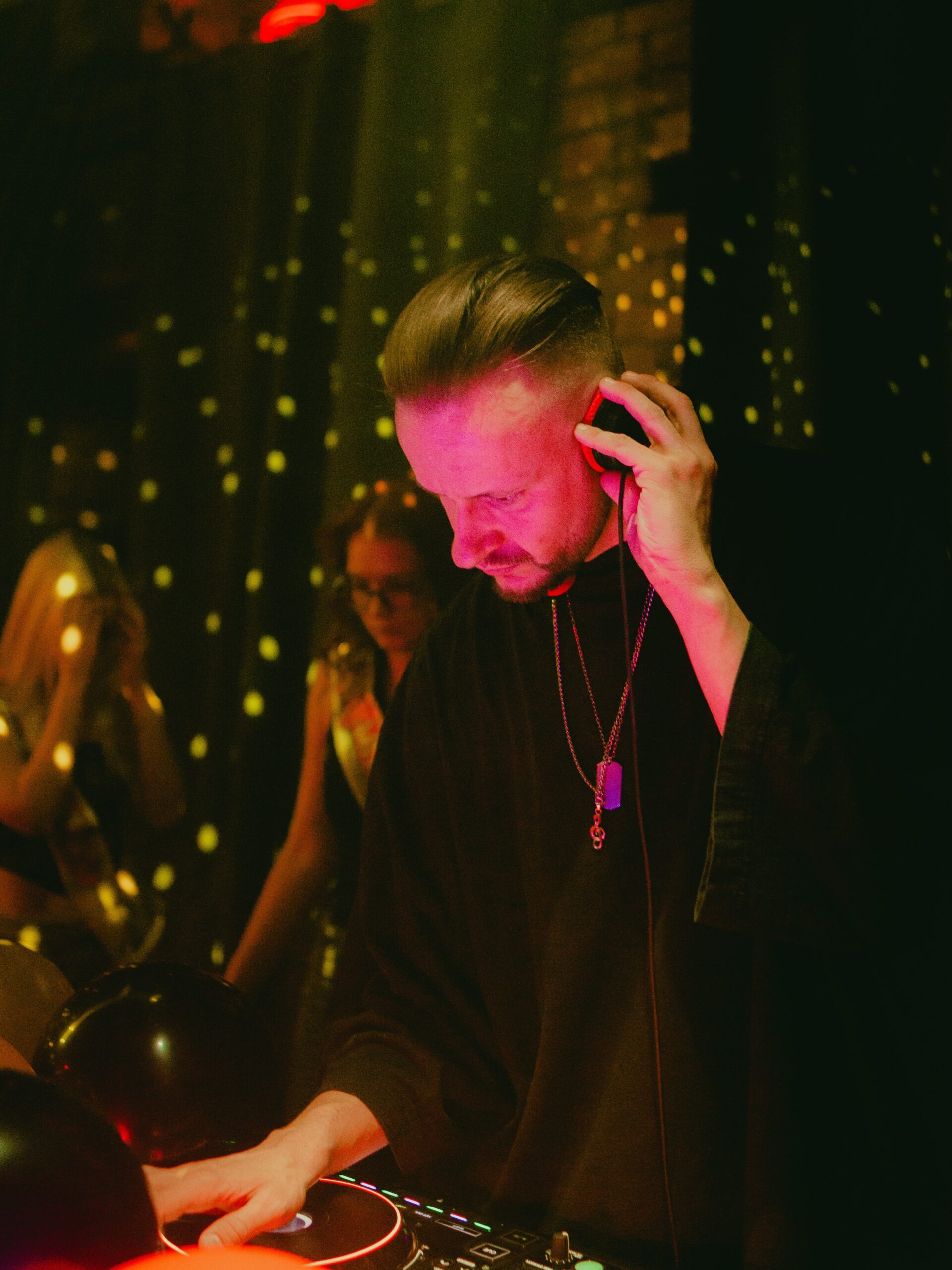 DJ Миша Миронов
