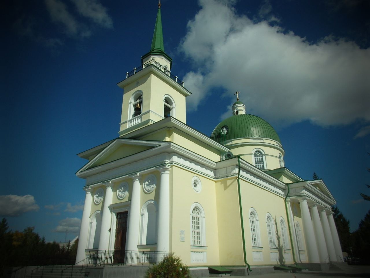 Литургия, Молебен, Лития